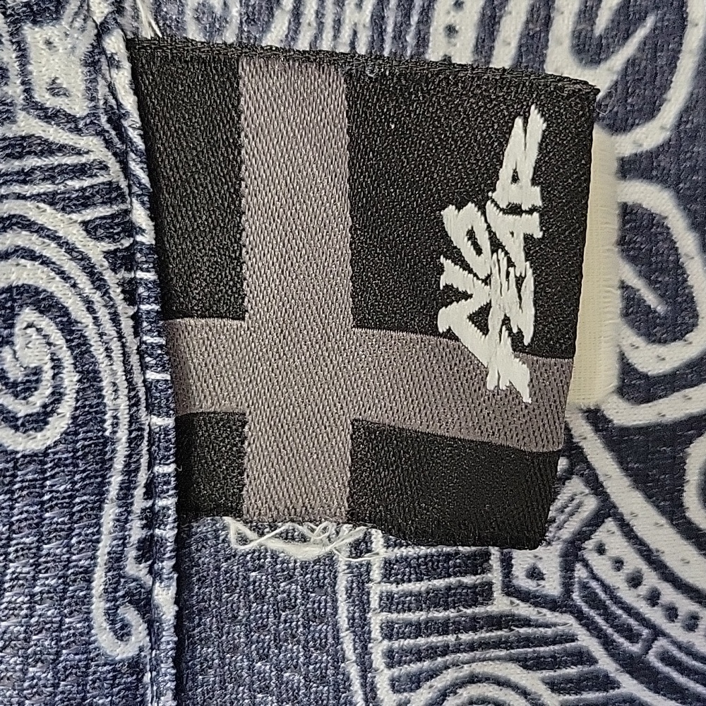 No Fear Men's Short Sleeve Shirt. Navy Blue/White Design. Great Condition. Lg - Picture 3 of 9